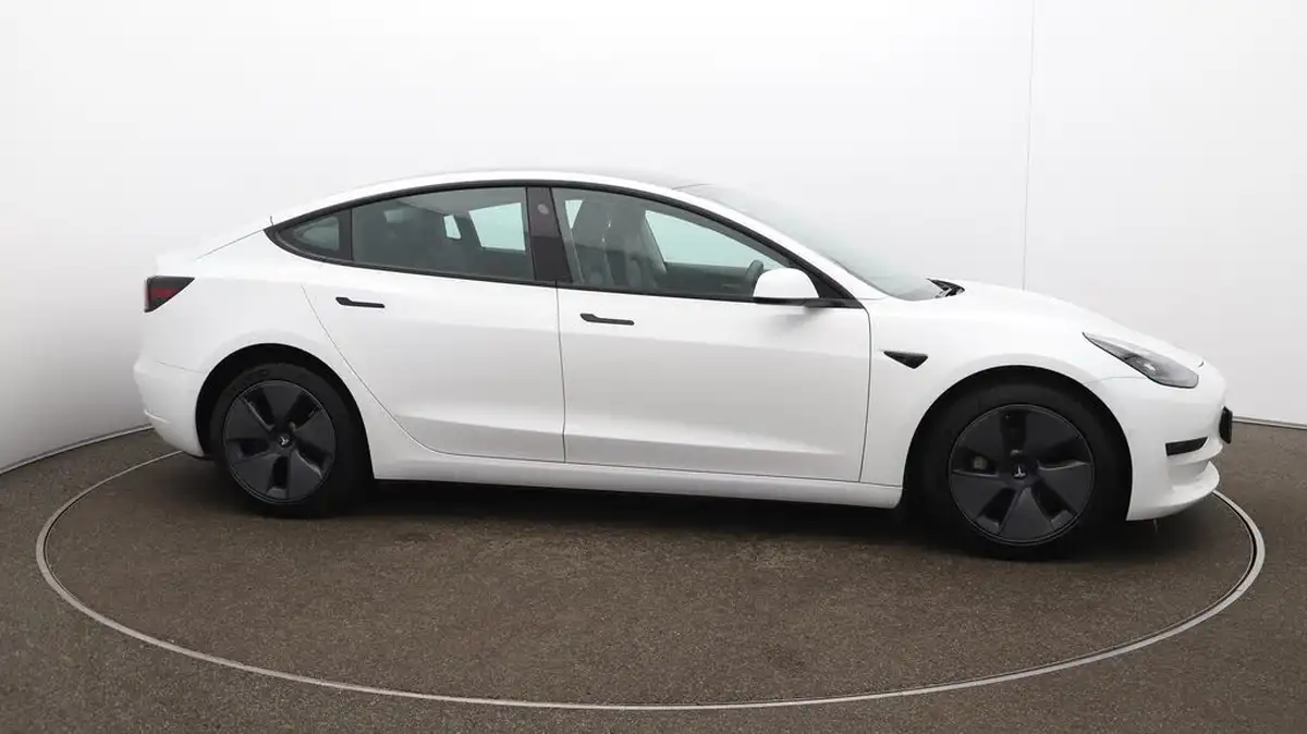 2021-tesla-model-3-e-standard-plus-big-47