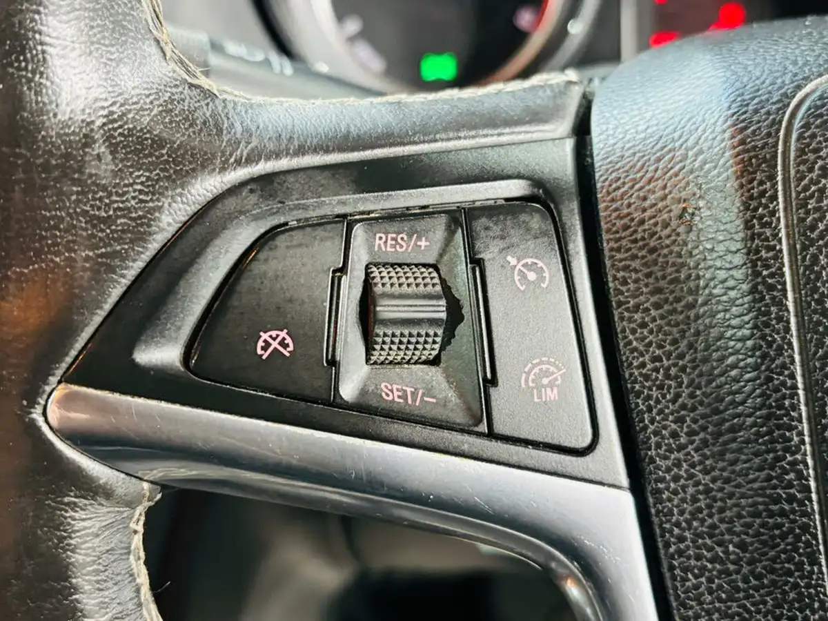 2014-vauxhall-mokka-17cdti-se-fwd-auto-big-15