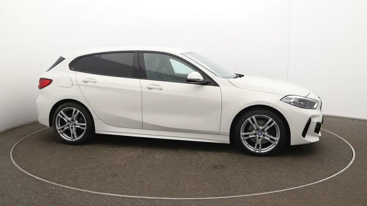2023-bmw-1-series-15-118i-m-sport-lcp-dct-big-46