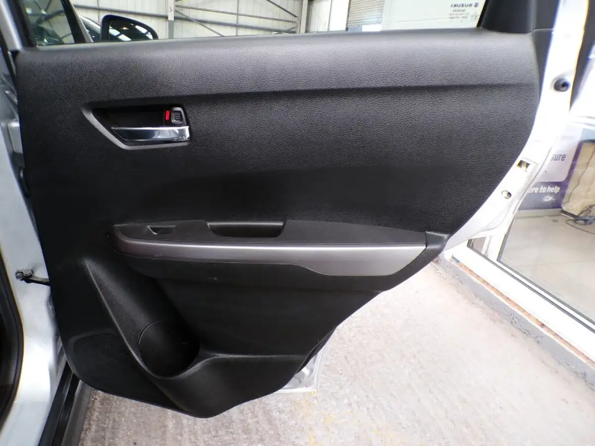 2019-suzuki-vitara-10-boosterjet-sz-t-big-25