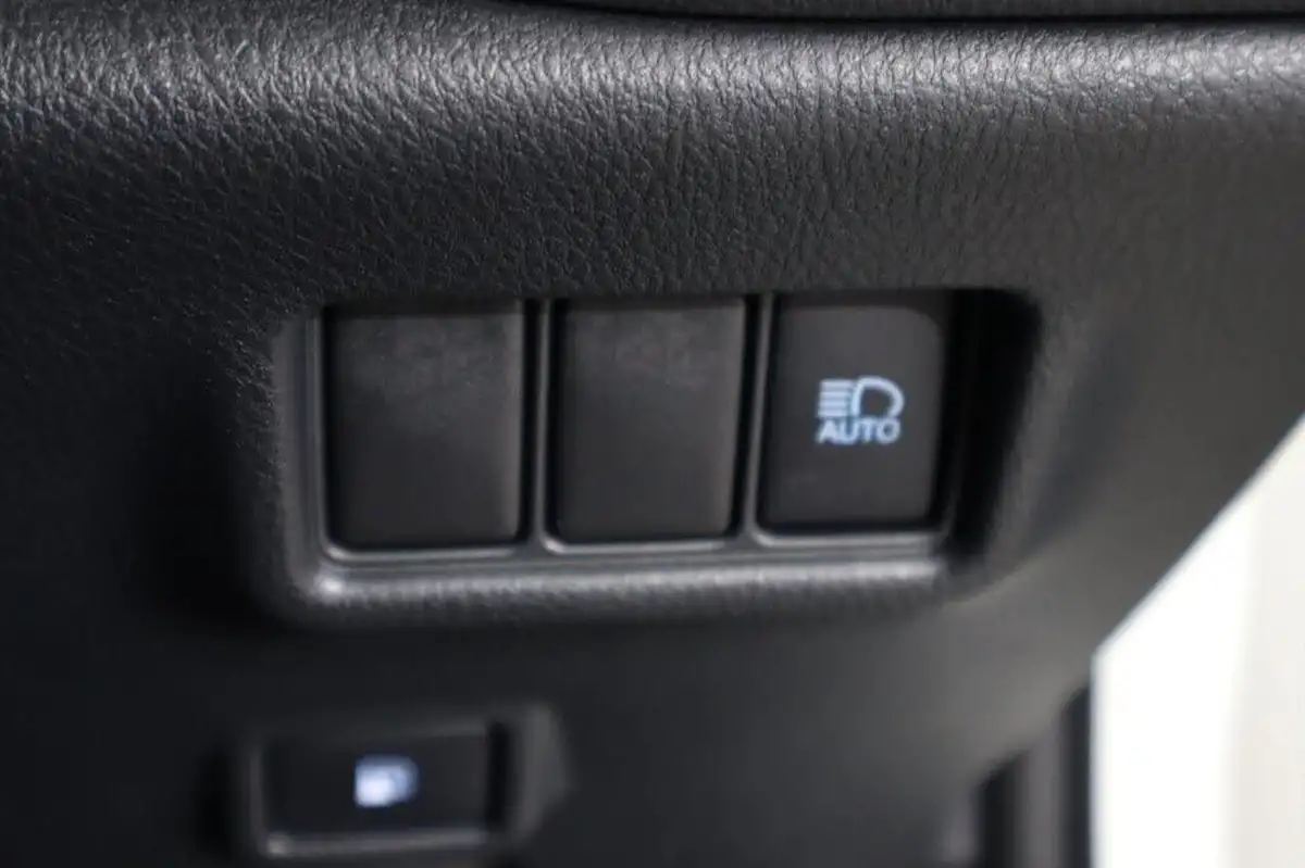 2022-toyota-c-hr-18-vvt-i-gr-sport-big-24