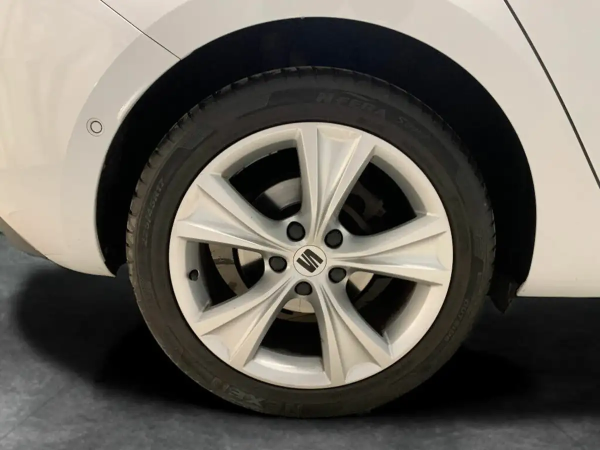 2022-seat-leon-big-31
