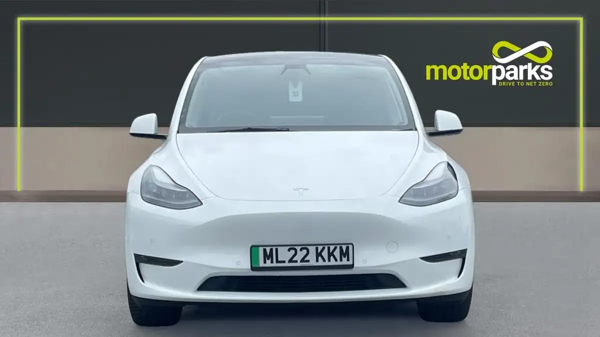 2022-tesla-model-y-e-long-range-big-7