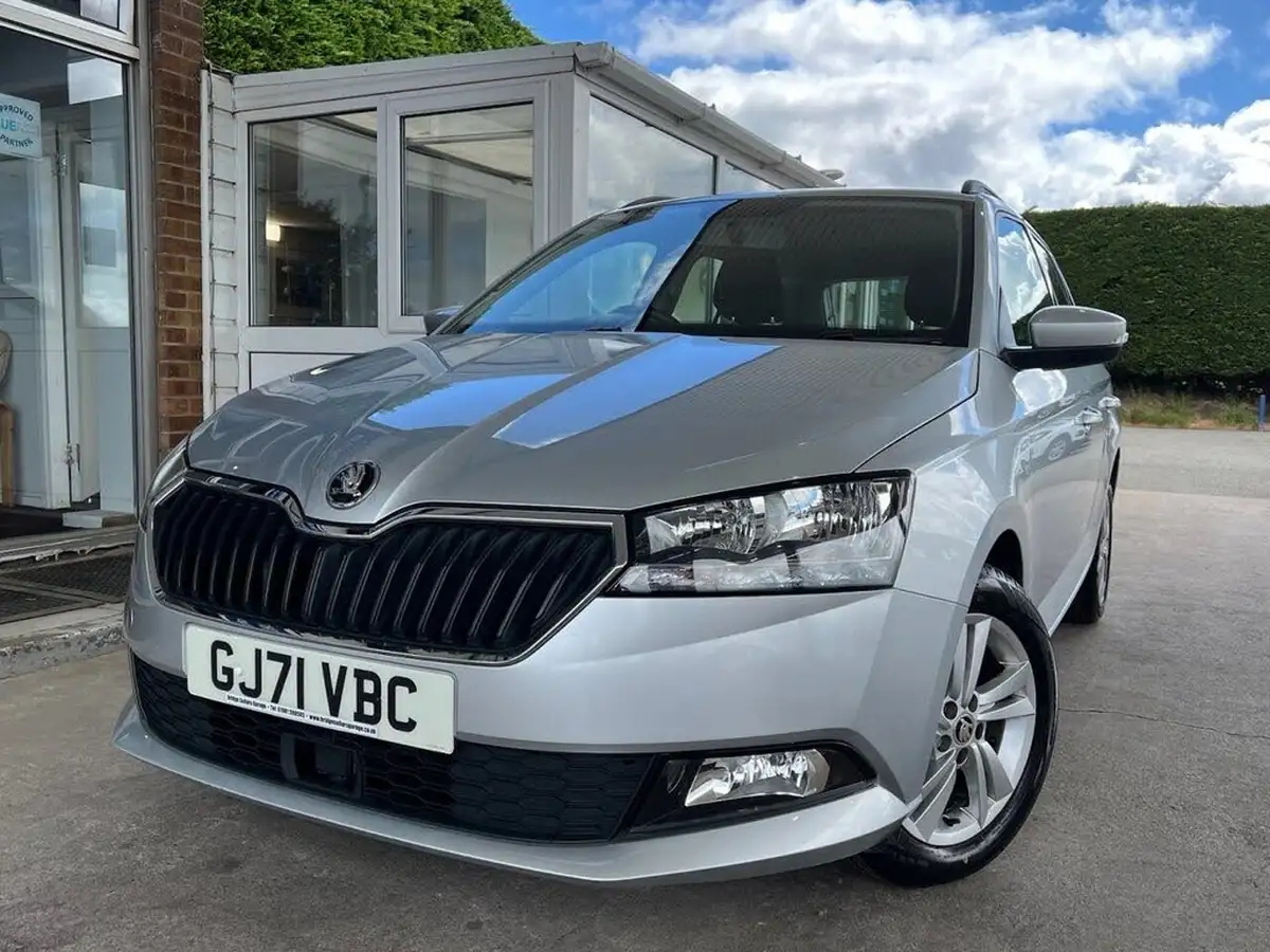 2021-skoda-fabia-10-tsi-se-95ps-estate-big-0