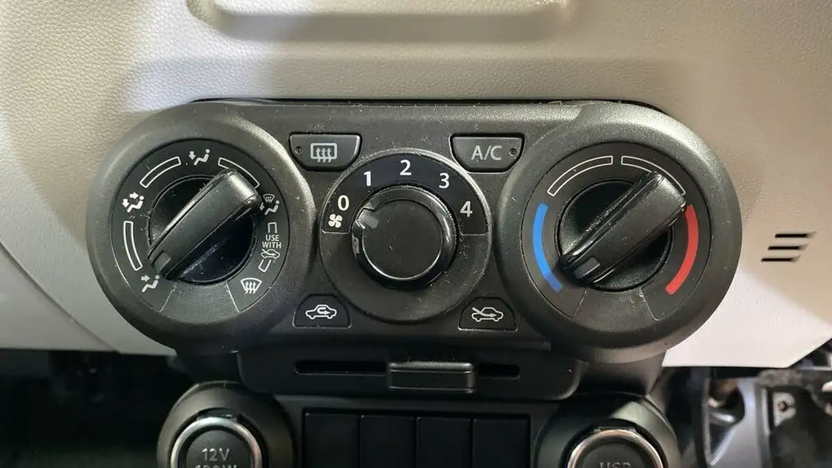 2018-suzuki-ignis-12-dualjet-sz3-big-21