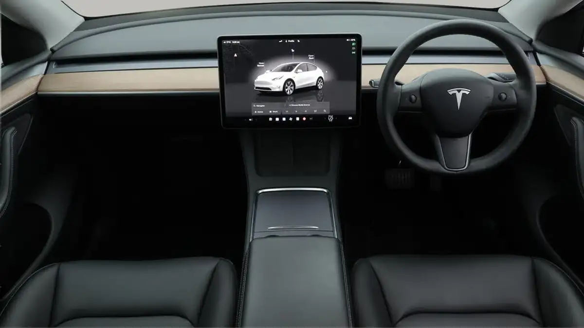 2022-tesla-model-y-e-long-range-big-13
