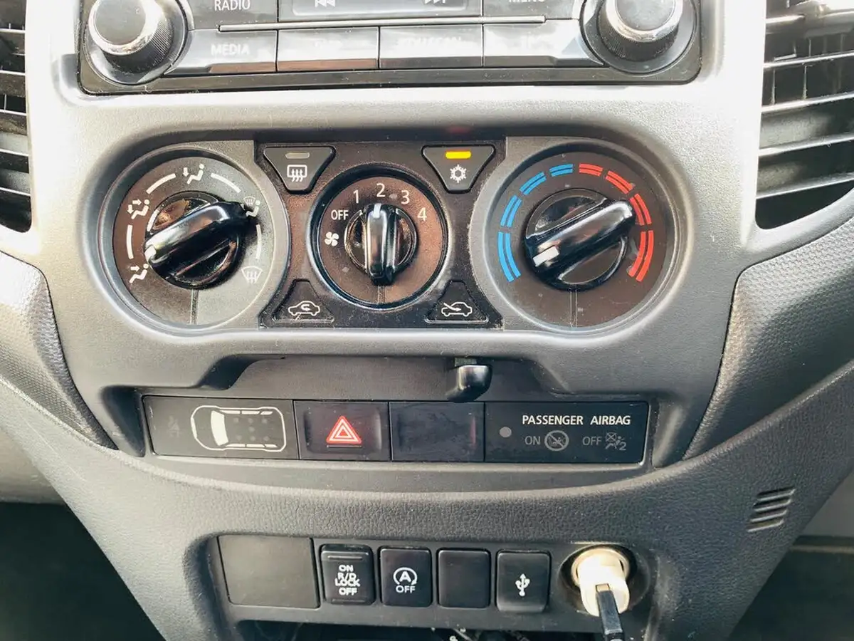 2019-mitsubishi-l200-24di-d-4life-eu6b-double-pickup-big-25