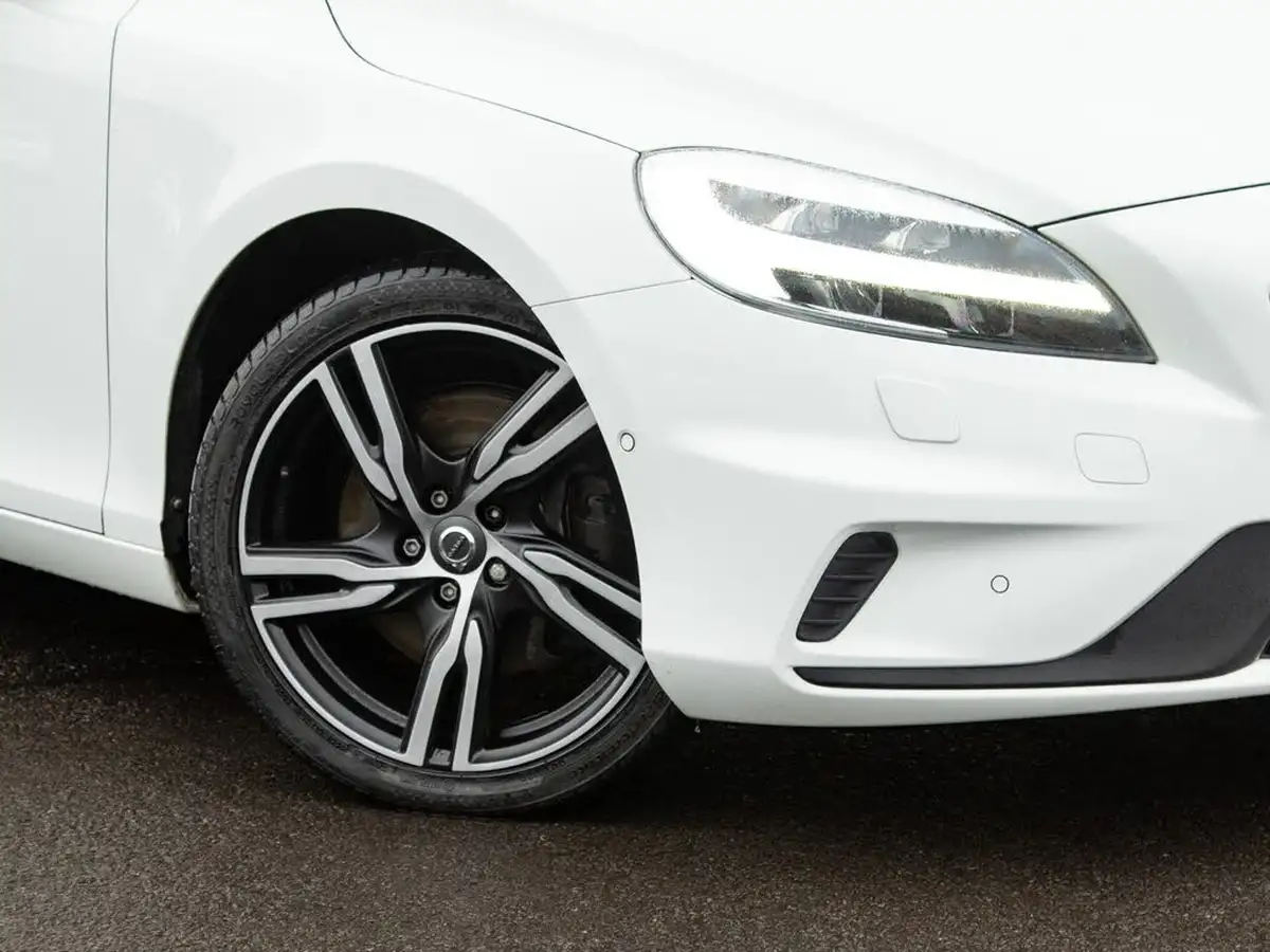 2018-volvo-v40-20td-d3-r-design-pro-big-10