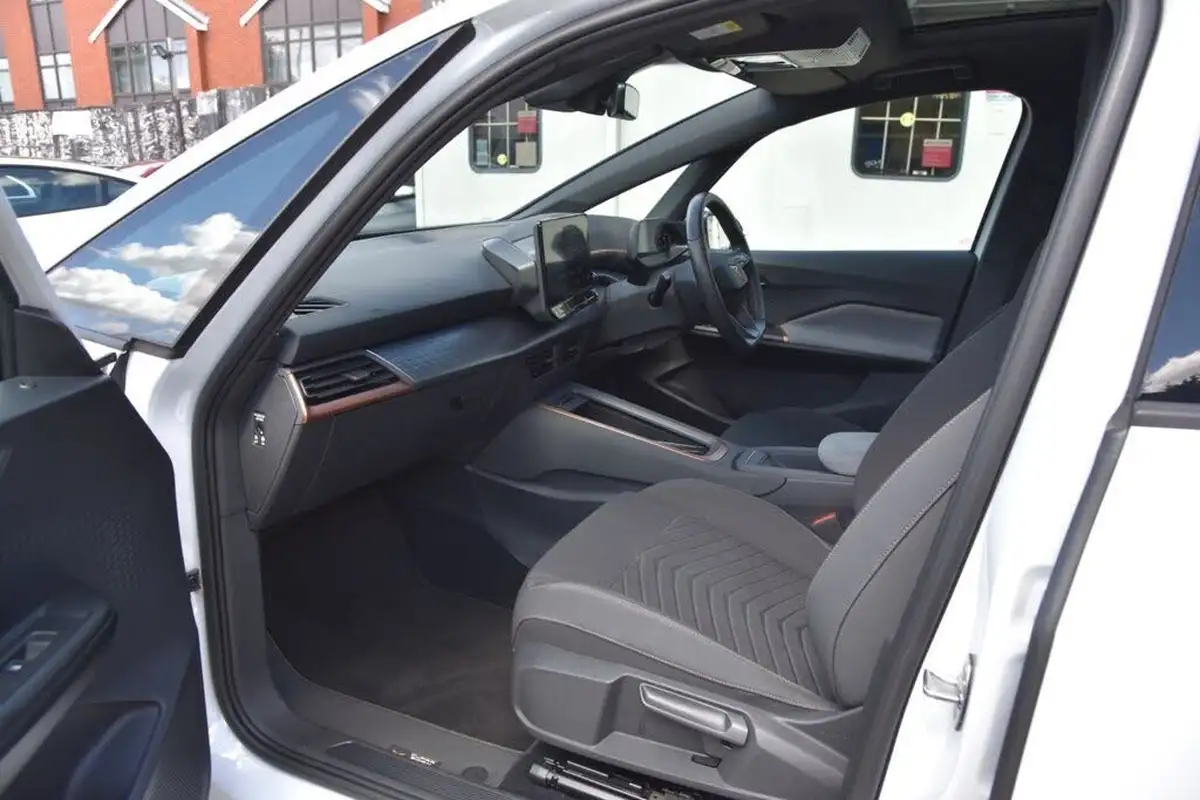 2022-cupra-born-e-v2-204ps-58kwh-big-23