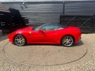 2010-ferrari-california-43-small-26