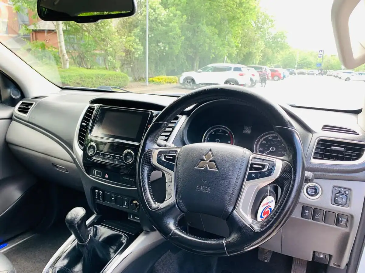 2019-mitsubishi-l200-24di-d-barbarian-eu6-big-34