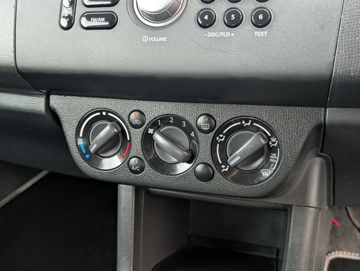 2008-suzuki-swift-15-glx-3d-big-27