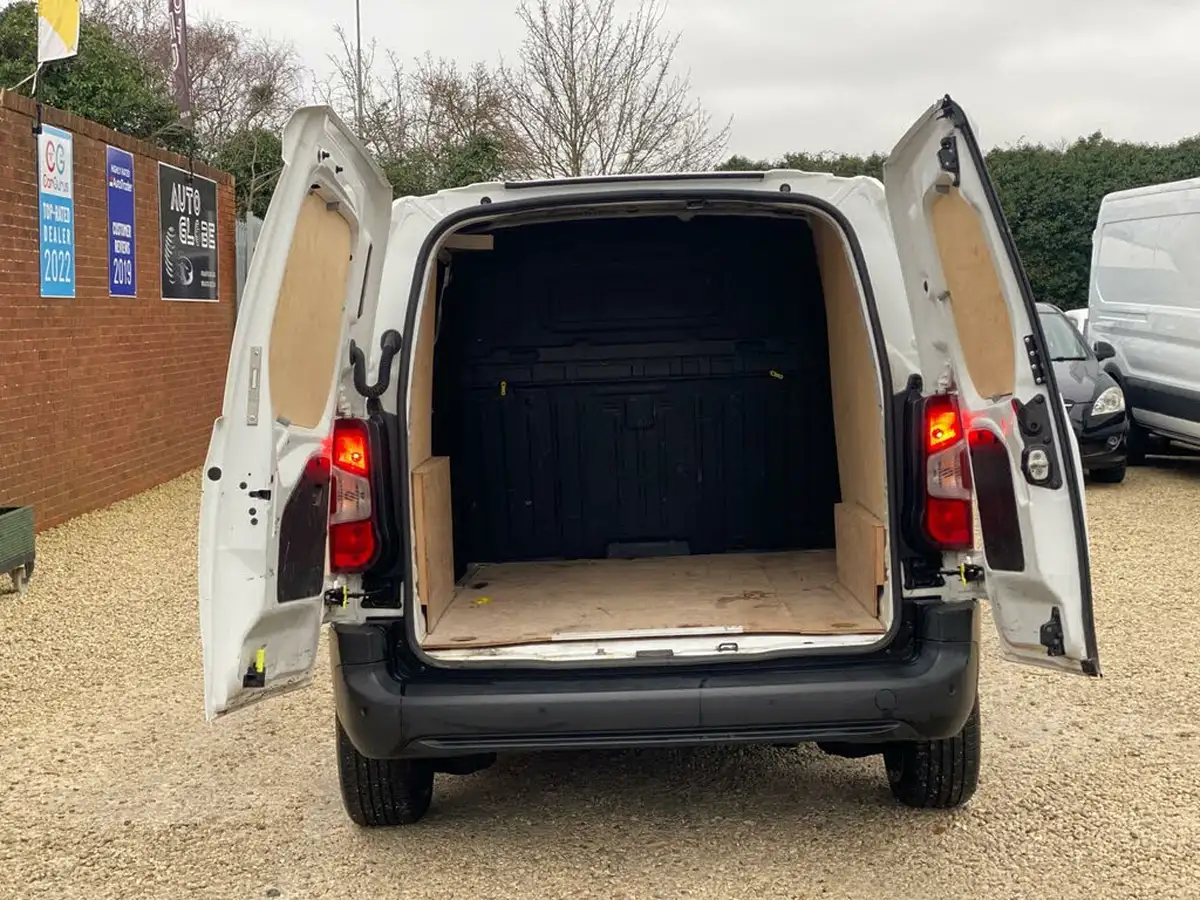 2019-citroen-berlingo-15bluehdi-1000-enterprise-100pseu6dt-e-panel-big-43