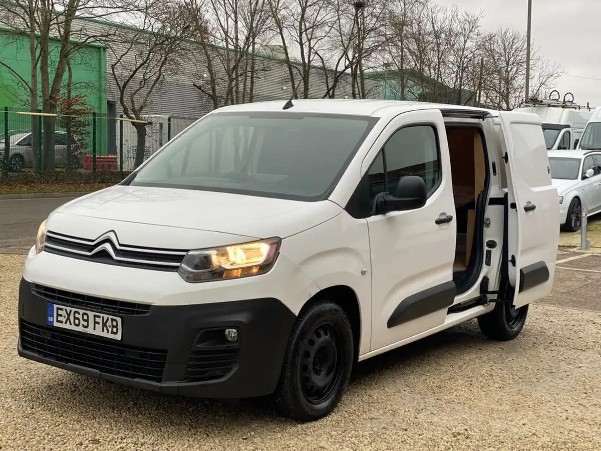 2019-citroen-berlingo-15bluehdi-1000-enterprise-100pseu6dt-e-panel-big-2