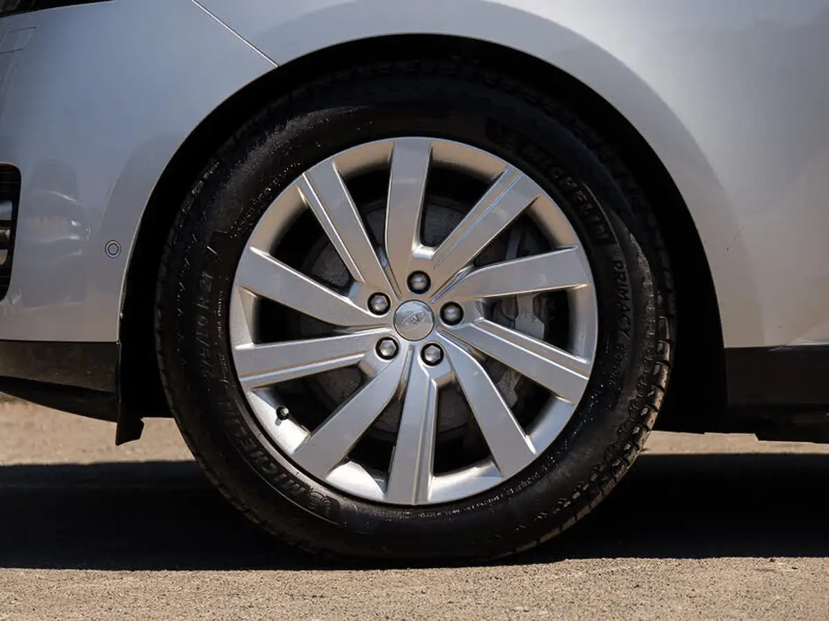 2022-land-rover-range-rover-30-p440e-se-big-16