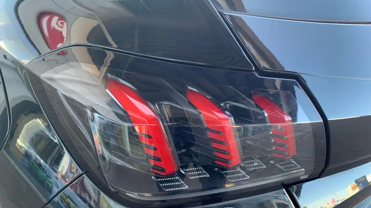 2023-peugeot-208-12-puretech-allure-premium-100ps-eat8-big-53