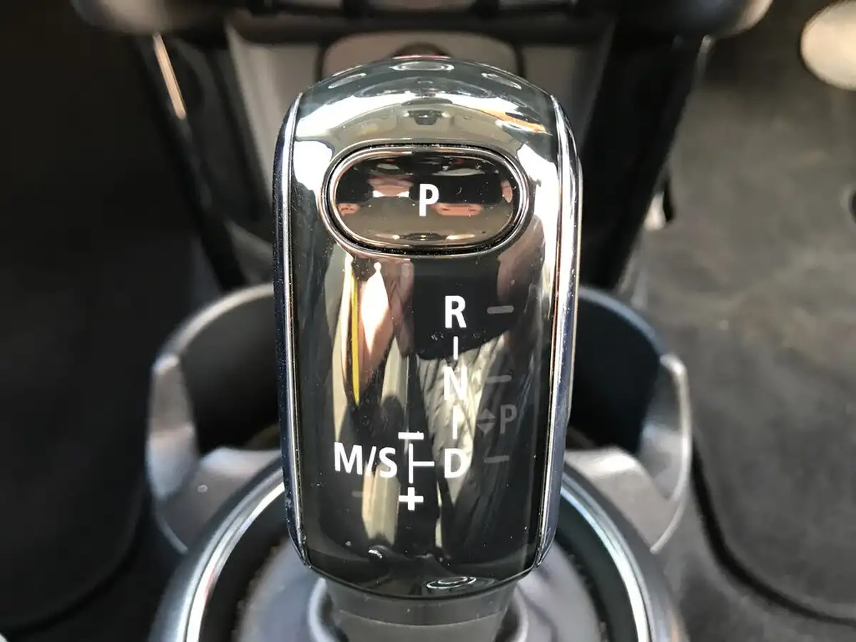 2022-mini-cooper-15-cooper-classic-hatchback-5d-auto-big-15