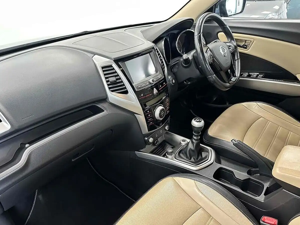 2019-kgm-ssangyong-tivoli-16-ultimate-big-10