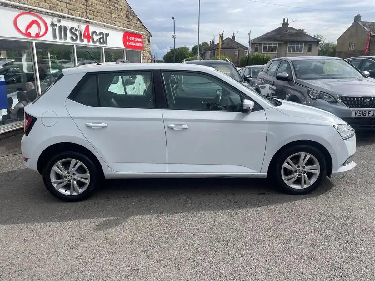 2020-skoda-fabia-10-tsi-se-95ps-hatchback-big-5