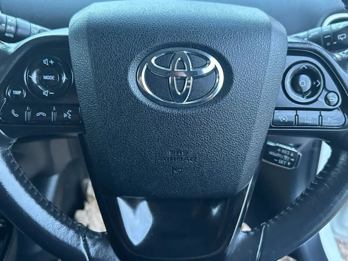 2019-toyota-prius-18-vvt-i-business-edition-plus-cvt-big-16