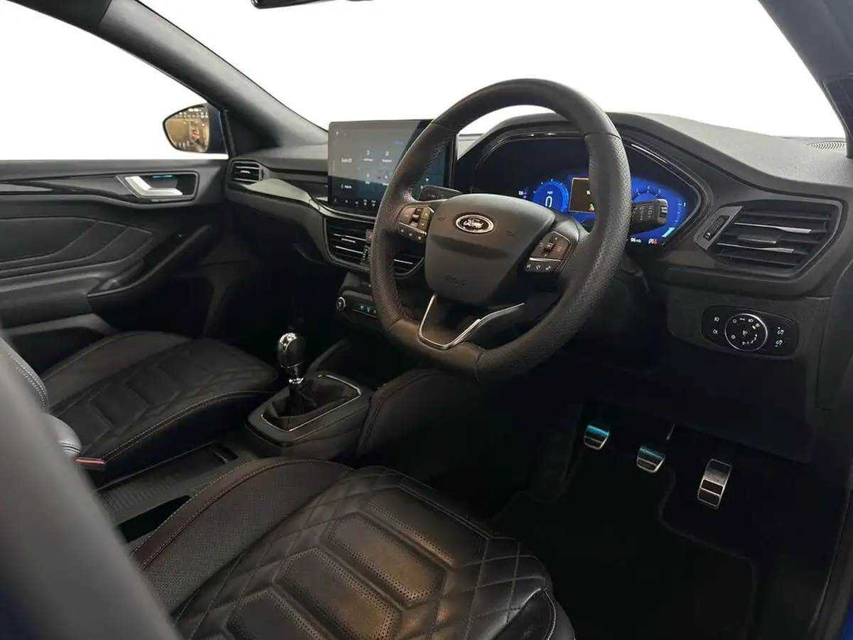 2023-ford-focus-10t-st-line-x-125ps-hatchback-big-9