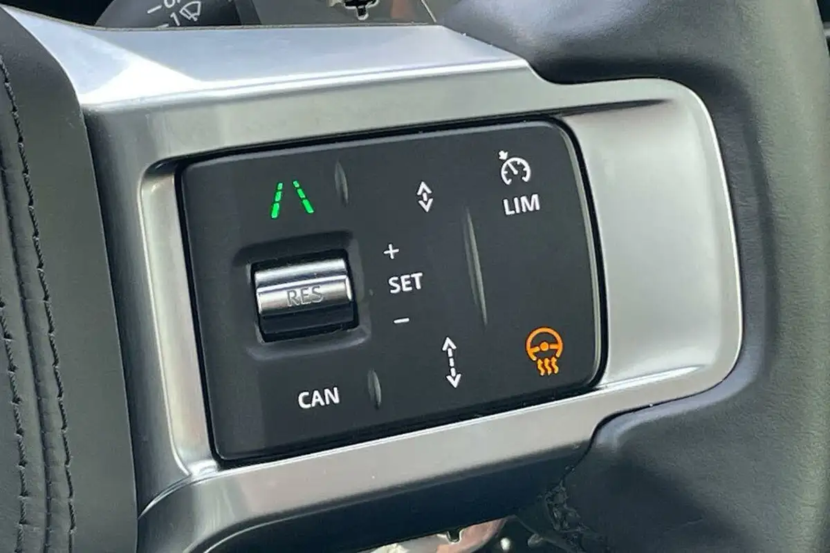 2024-land-rover-discovery-30-d300-metropolitan-edition-big-47