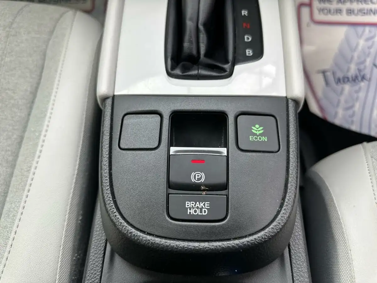 2020-honda-jazz-15-i-mmd-ex-big-47