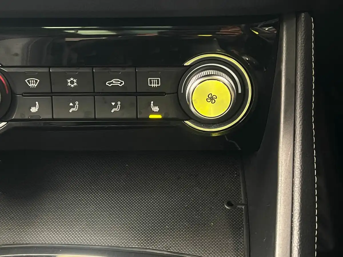 2021-mg-zs-suv-e-exclusive-ev-big-21