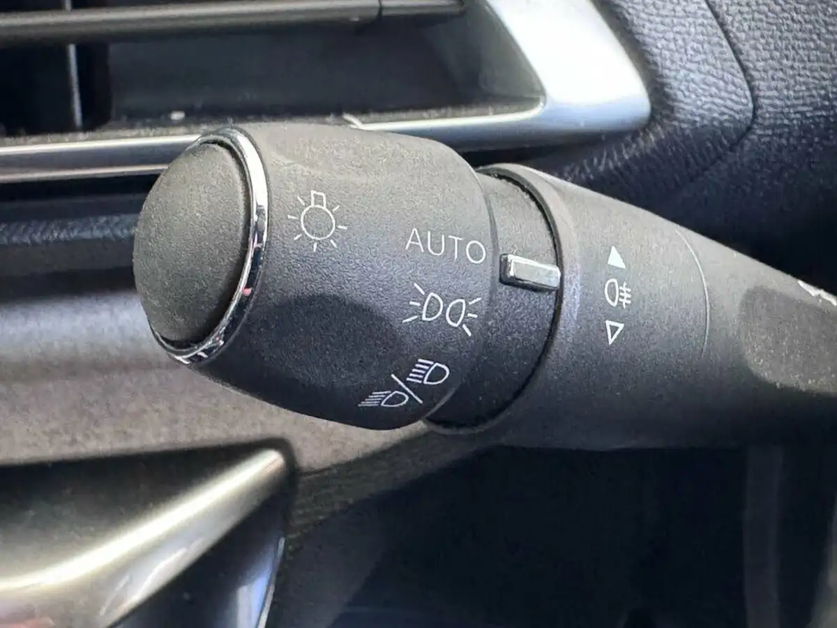 2021-peugeot-3008-suv-12-puretech-gt-big-38