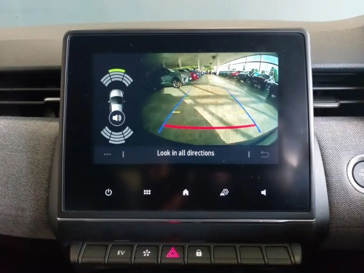 2024-renault-clio-16-techno-big-13