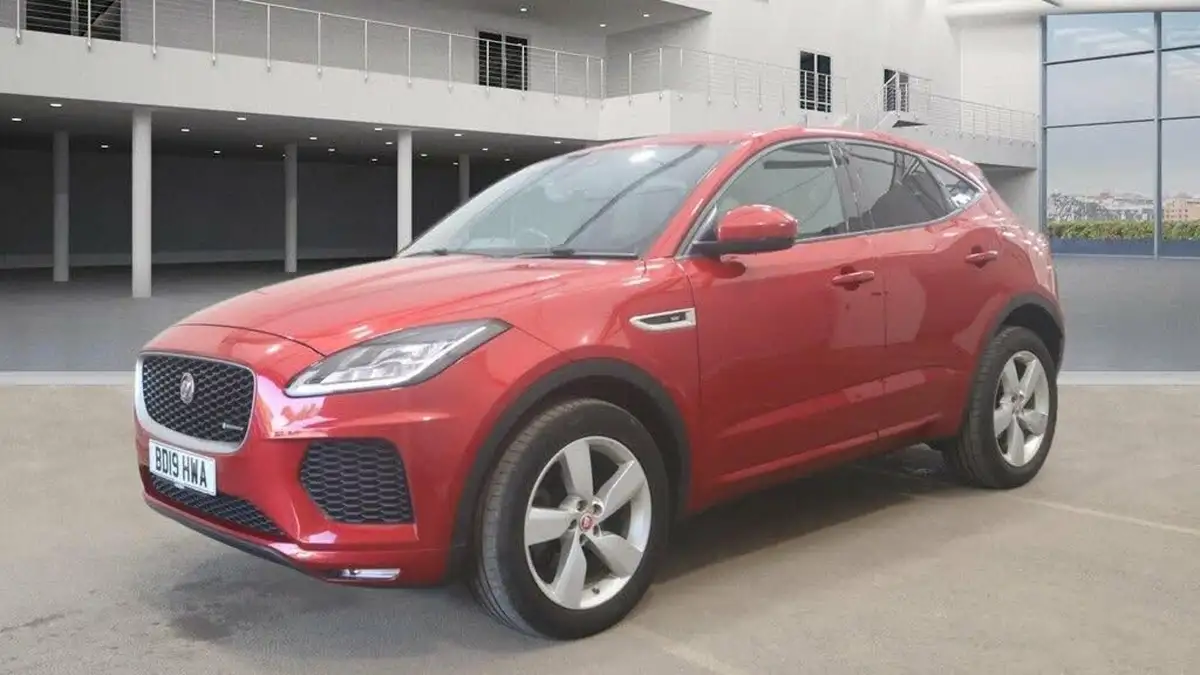 2019-jaguar-e-pace-20-i4d-r-dynamic-se-180ps-awd-auto-big-3