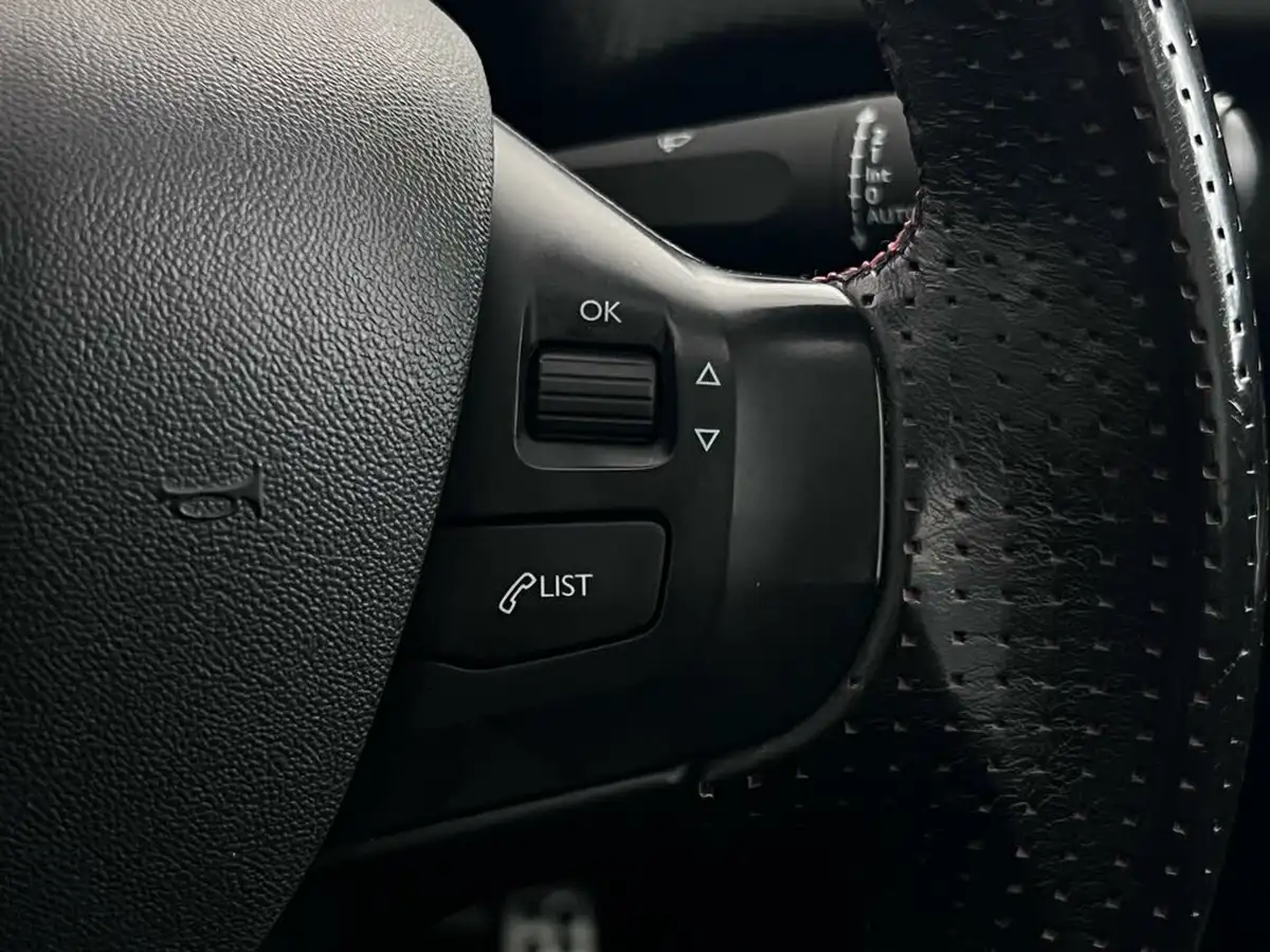 2019-peugeot-2008-suv-12-puretech-gt-line-110bhp-eat6-big-23
