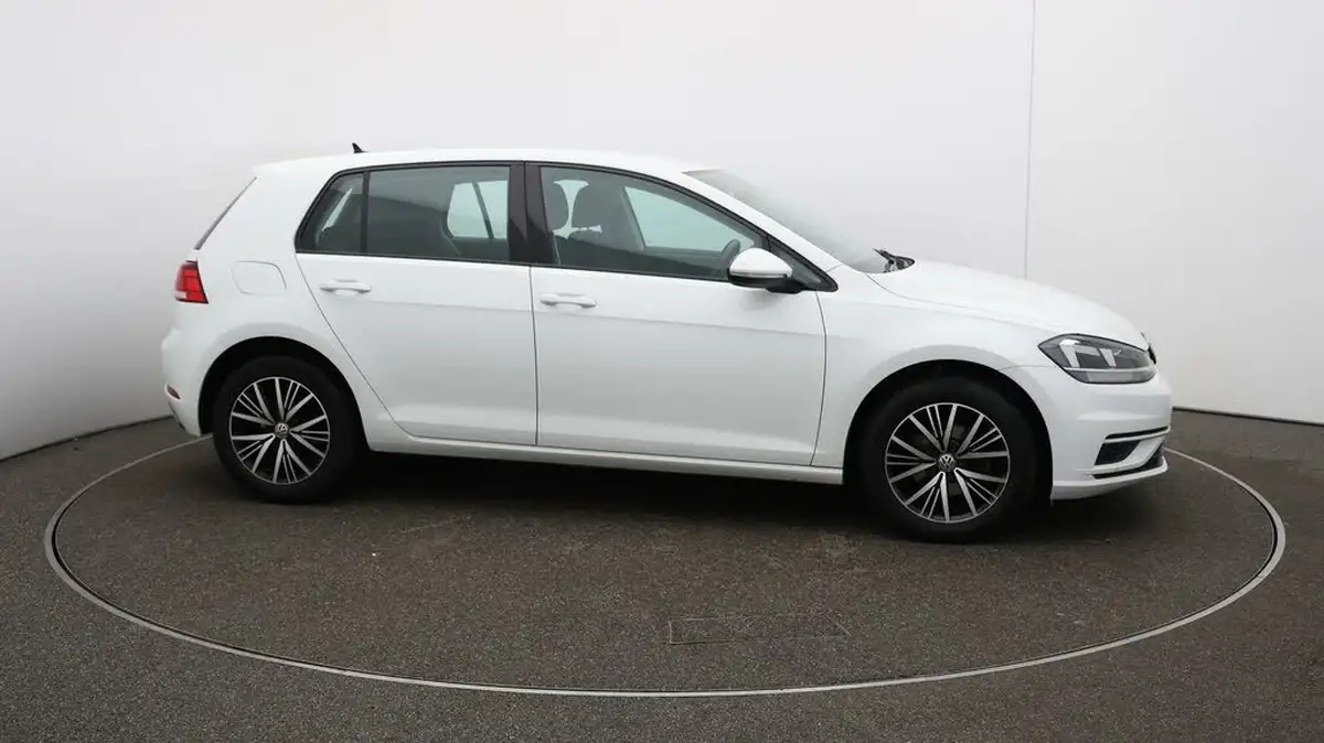 2017-volkswagen-golf-10-tsi-se-ss-hatchback-5d-big-48