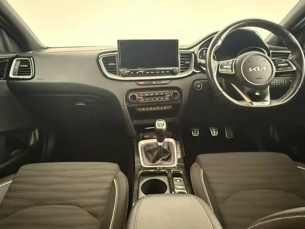 2022-kia-pro-ceed-15-t-gdi-gt-line-big-29