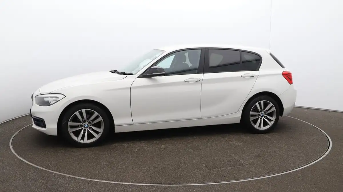 2018-bmw-1-series-15-118i-se-5d-big-64