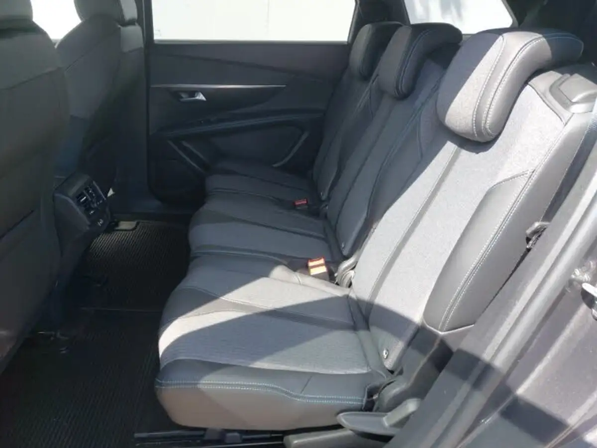 2024-peugeot-5008-suv-12-puretech-allure-130ps-eat8-big-5