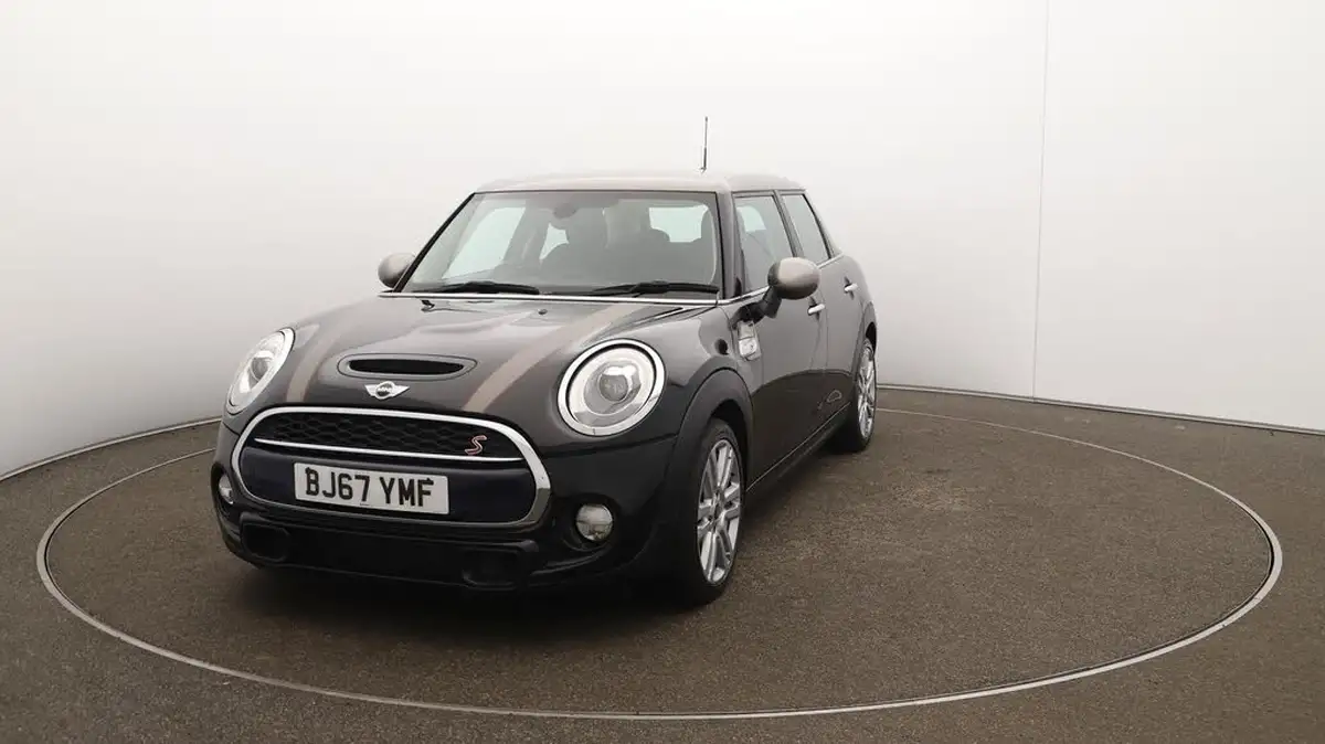2017-mini-cooper-20-cooper-s-seven-media-xlss-5d-big-36