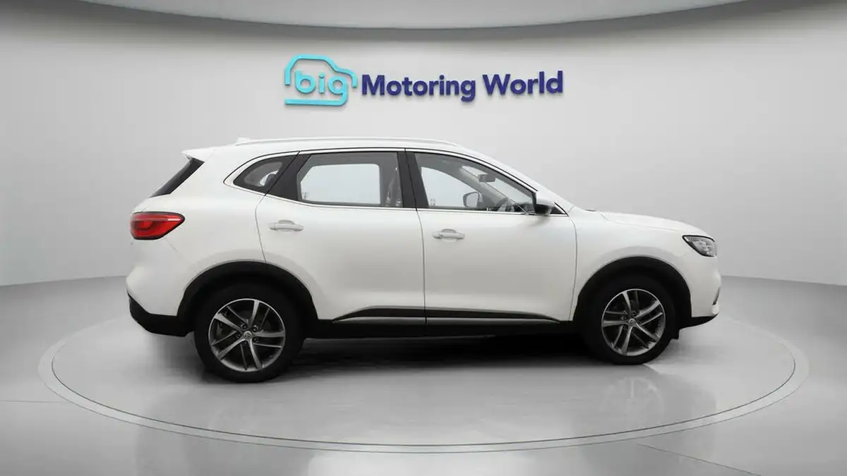 2022-mg-hs-15t-gdi-exclusive-162ps-dct-big-8