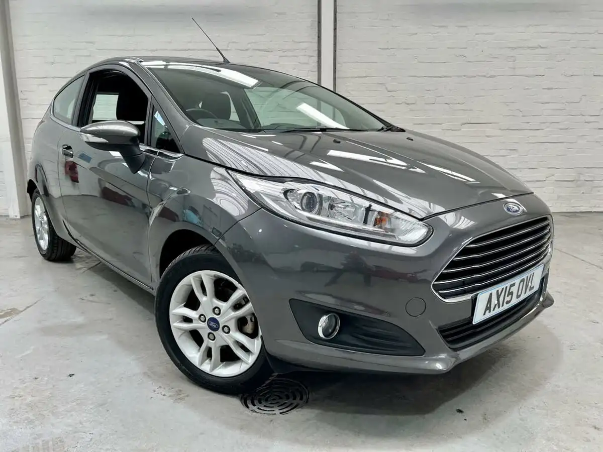 2015-ford-fiesta-125-zetec-3d-big-0