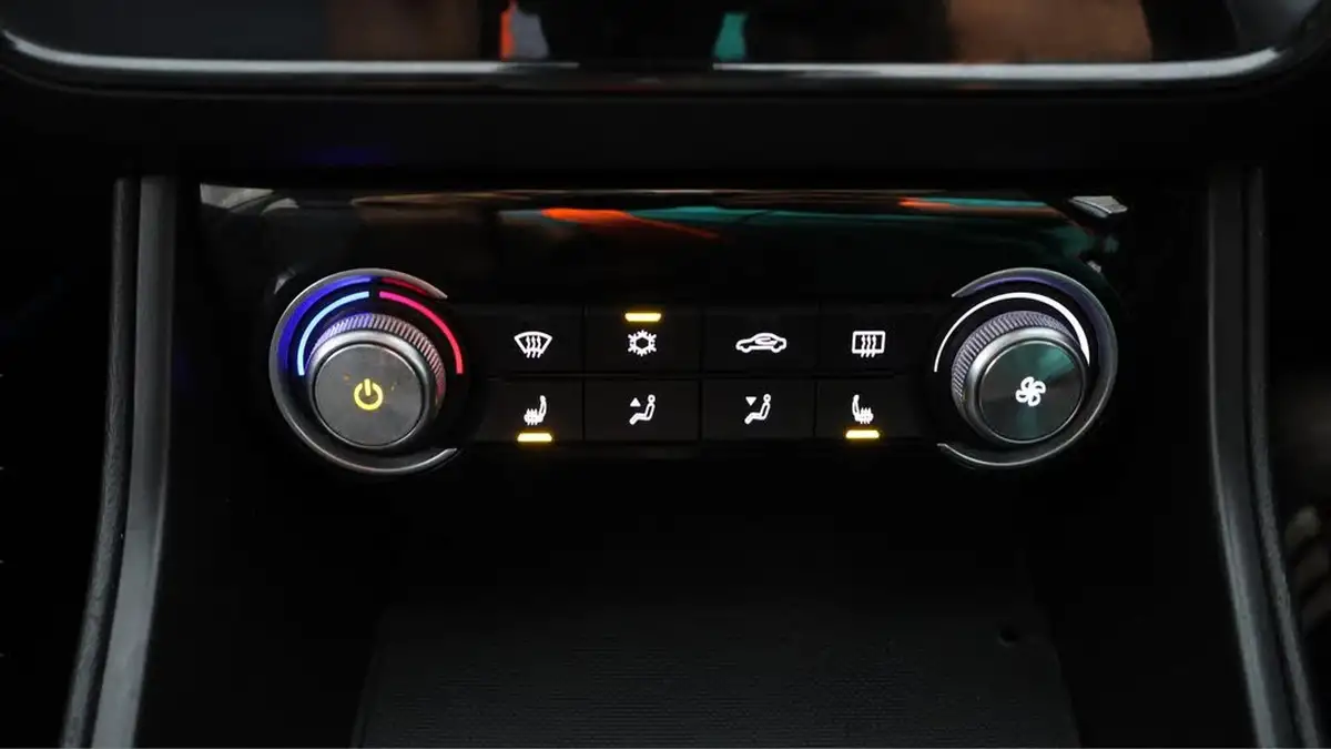 2021-mg-zs-suv-e-exclusive-ev-big-11
