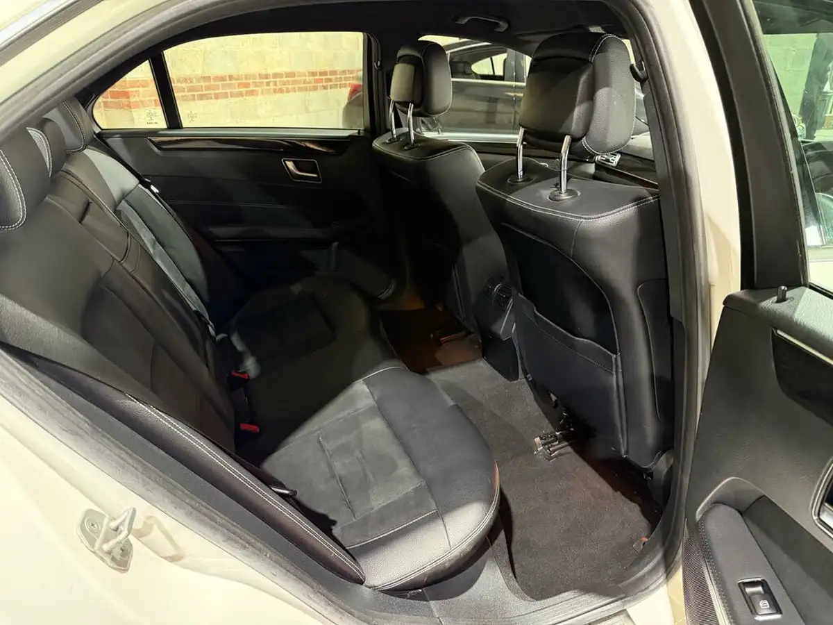 2014-mercedes-benz-e-class-21td-e250-cdi-amg-sport-21cdi-saloon-4d-big-24