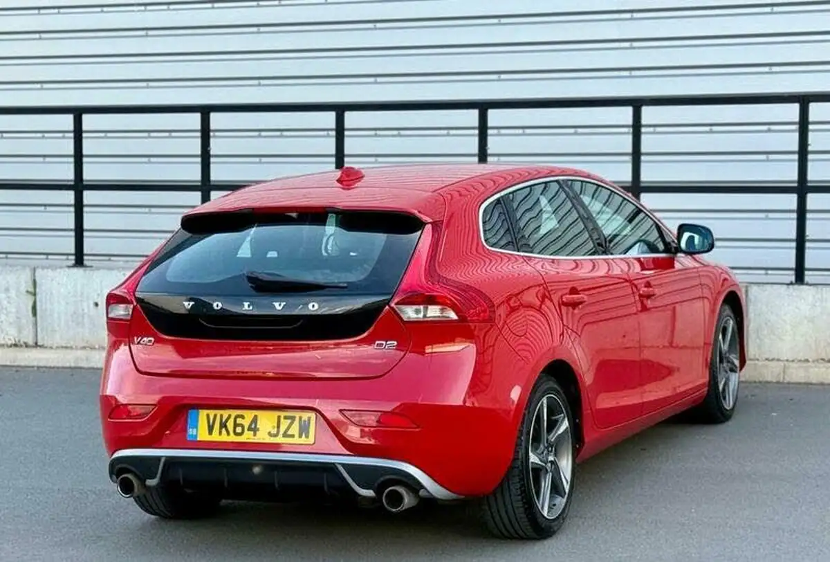 2014-volvo-v40-16td-d2-r-design-nav-big-41