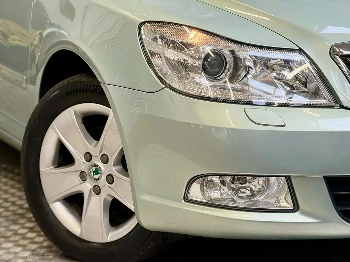 2012-skoda-octavia-14-elegance-124ps-hatchback-dsg-big-9
