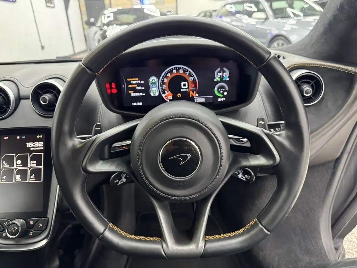 2017-mclaren-540c-big-19