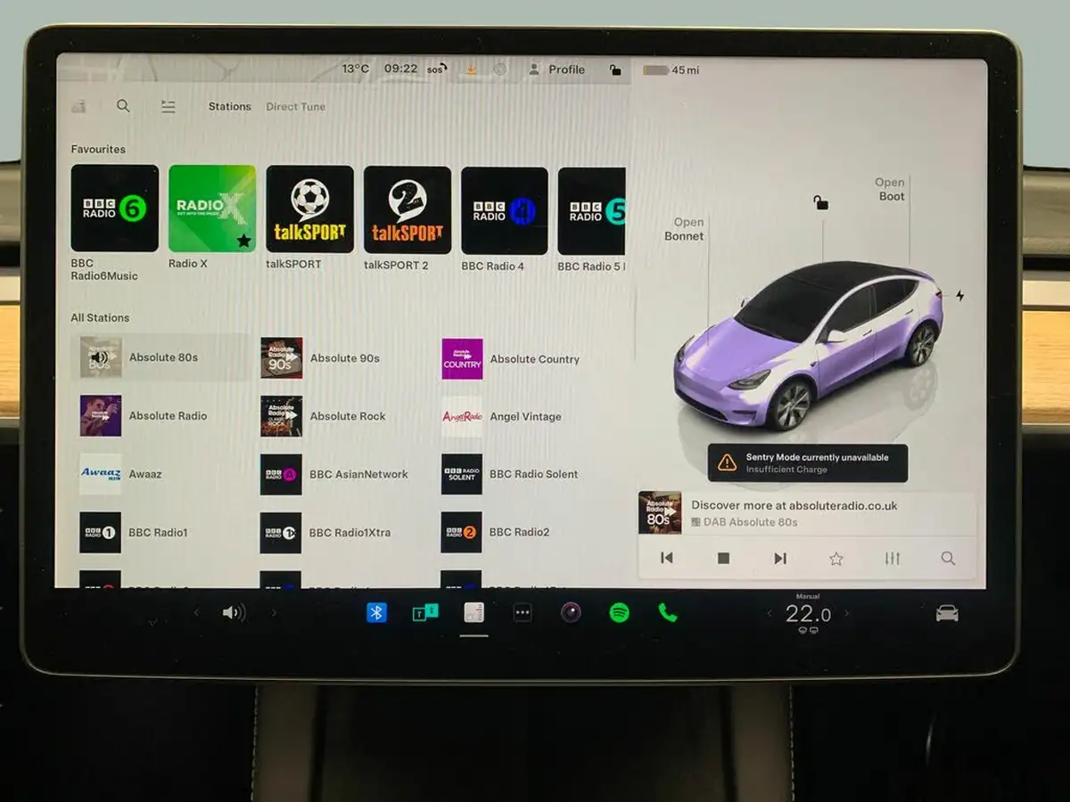 2022-tesla-model-y-e-long-range-big-8