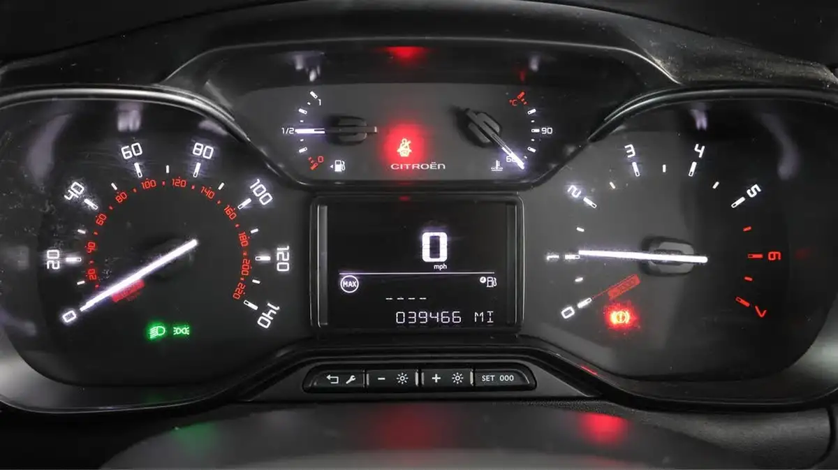 2019-citroen-c3-12-puretech-feel-82ps-ss-big-11