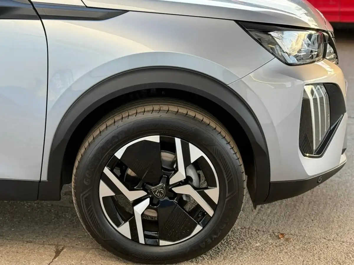 2025-peugeot-2008-suv-12-puretech-allure-130ps-eat8-big-16