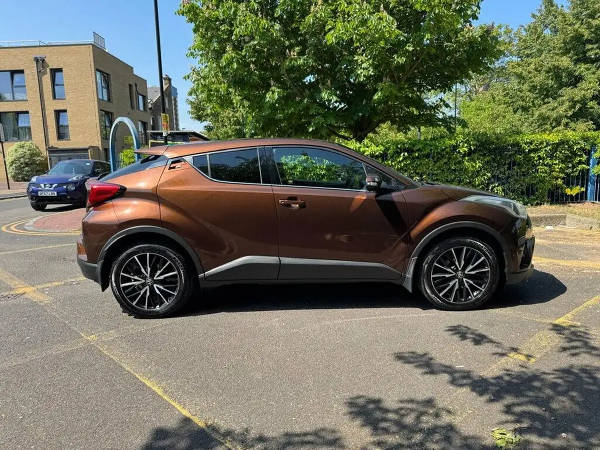 2017-toyota-c-hr-12-excel-big-7