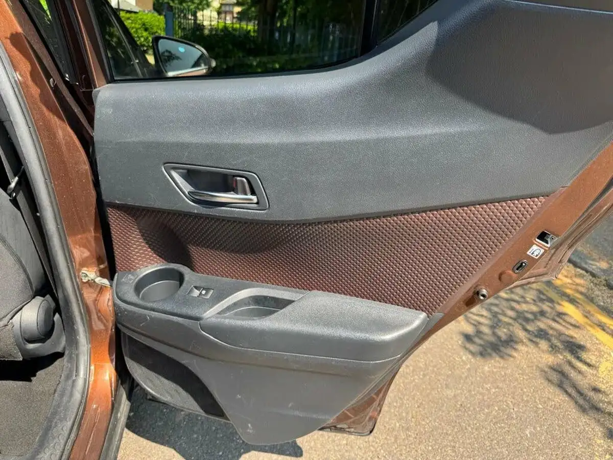 2017-toyota-c-hr-12-excel-big-31