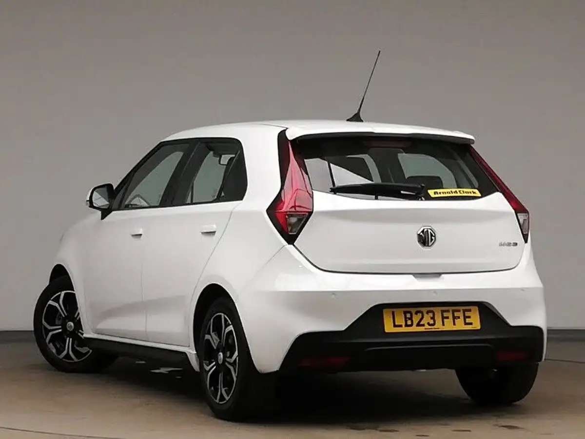 2023-mg-mg3-15-vti-tech-exclusive-nav-big-1